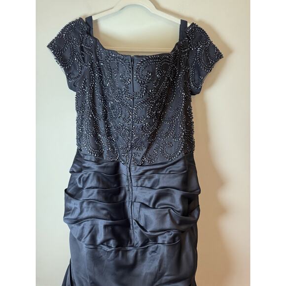 La Femme 25996 Off the Shoulder Beaded Satin Trumpet Gown Blue Size 18 - Picture 6 of 16